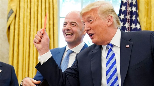 Donald Trump (R)
