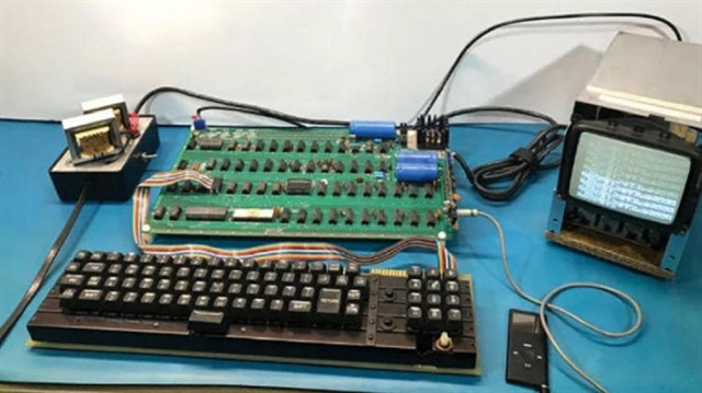Apple-1
