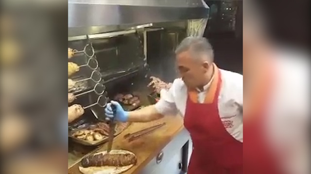 Kokoreç ustasından Nusret'i kıskandıran şov