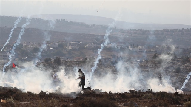 Israeli forces intervene in Palestinian protesters in Ramallah