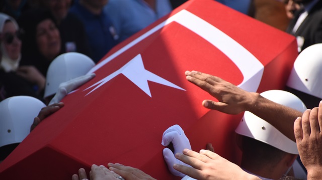 Cenaze, köy mezarlığındaki aile kabristanında defnedildi.