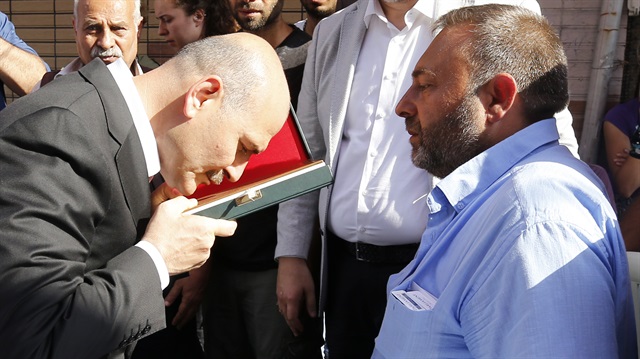 İçişleri Bakanı Soylu'dan şehidin ailesine taziye ziyareti