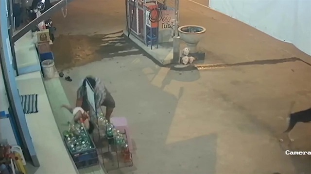 Kahraman baba ışık hızında müdahalesiyle hayat kurtarıyor