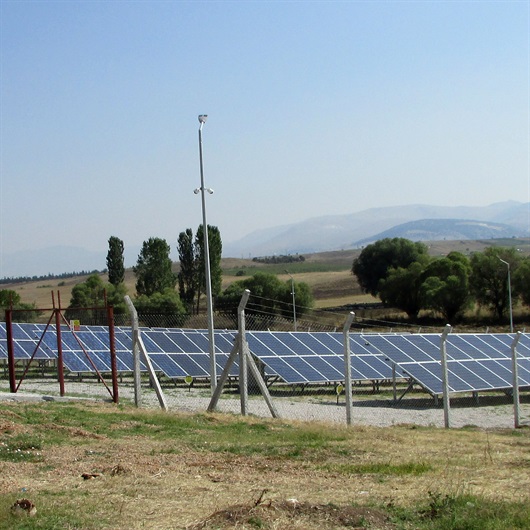 İhtiyaçları için elektrik üretirken para kazandılar