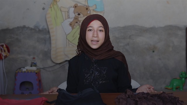 Mülteci kızın YouTuberları tiye alan videosu