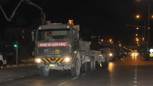Turkey deploys more military vehicles to Syrian border