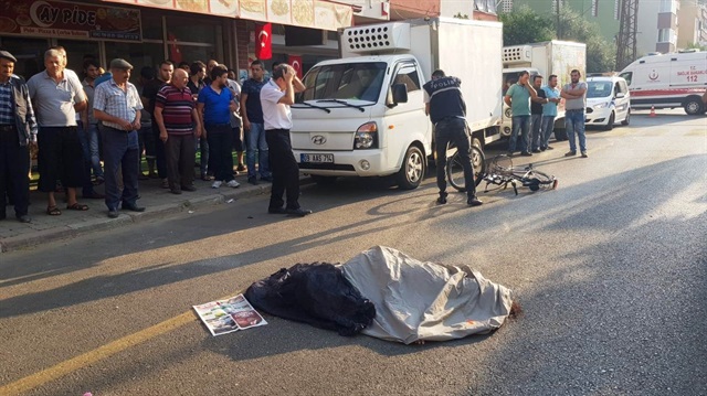 Çalıştığı hastaneye sürekli bisikletle giden kadın, dikkatsizlik sonucu yaşanan kazada hayatını kaybetti.
