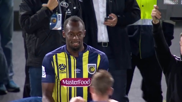 Usan Bolt ilk resmi futbol maçına çıktı