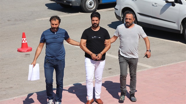 Aranması olduğu için ortağının kimliğini kullanan kişi, ortağının da aranması olduğu için polislerce yakalandı.