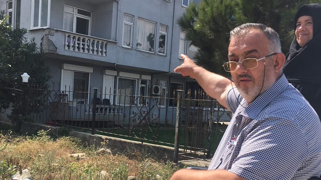 Eşiyle tapu müdürlüğüne giden gazi, Gölçük'ün Ulaşlı Mahallesi'nde 3+1 dairesinin hazineye devir işlemlerini gerçekleştirdi.