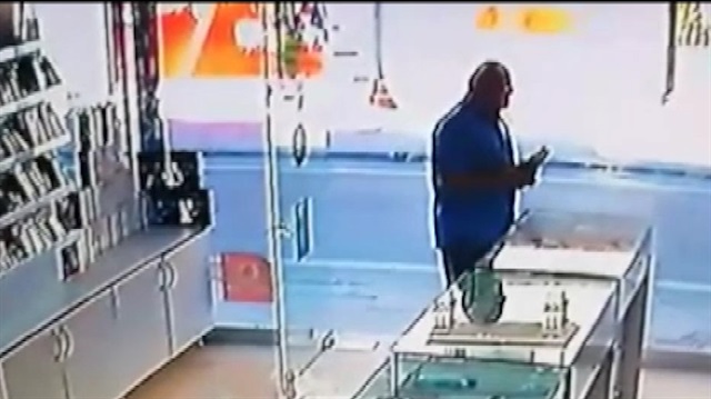 Cep telefonu hırsızlığı güvenlik kamerasında