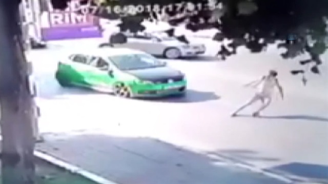 Anaokulu öğretmeninin yaşadığı feci kaza kamerada