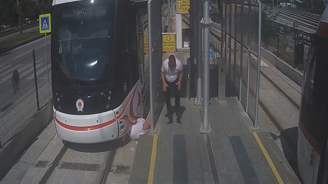 Dehşet kazayı gören görevli korkudan dizlerini dövdü
