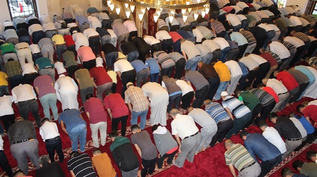 Cuma namazı bu hafta da büyük bir katılımla kılınacak.