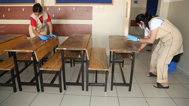 Okulların temizlik, bakım ve onarım işleri için 80 bin kişi işe alınacak.