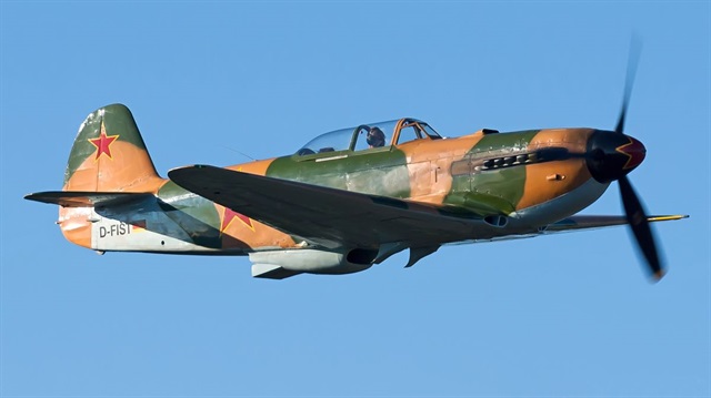 Düşen uçağın modeli Yakovlev Yak-9UM warbird