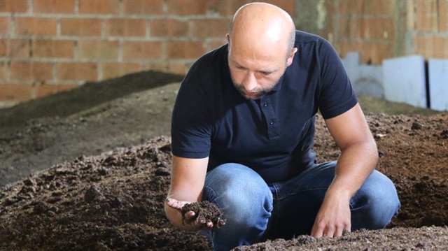 1 yıl önce işe 250 bin solucan ile başlayan Muhammet Uçar'ın solucan sayısı 4 milyonu aşmış durumda.
