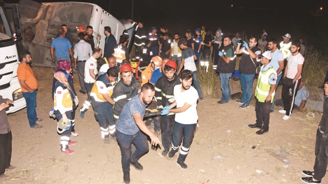 Kazada biri çocuk 6 kişi feci şekilde can verirken, 44 kişi de yaralandı.