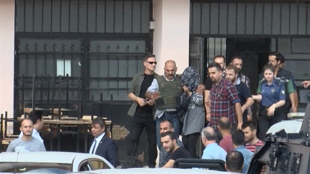 Lisede rehin alınan kadının çıkarılma anı