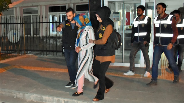 Torununu öldürdüğü gerekçesiyle aranan kadın, polis ekiplerince gözaltına alındı.