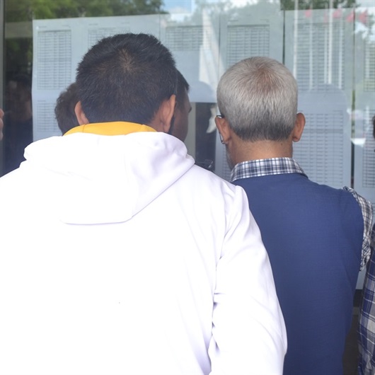 100 bin kişi aranıyor