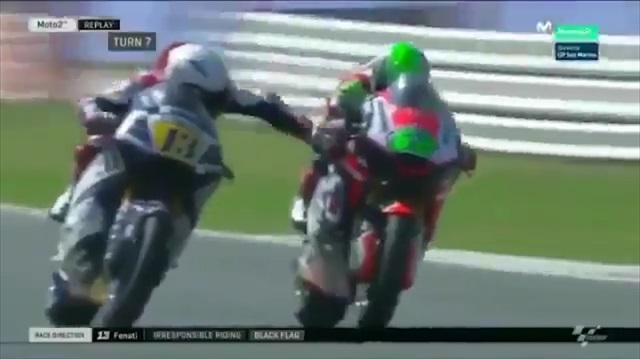 225 km hızla giden rakibinin fren kolunu çekti!
