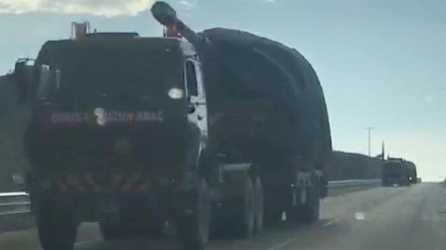 Hatay sınırına askeri sevkiyat sürüyor