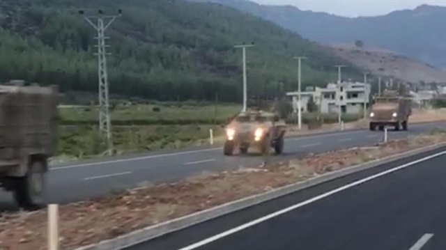 Hatay sınırına askeri sevkiyat sürüyor