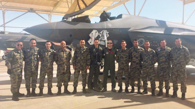 F-35’lerin eğitimleri için Amerika’da bulunan Türk pilotlarına uçağın tüm erişimi verild