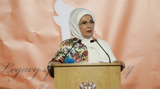 Emine Erdoğan, Londra Belediyesinin ev sahipliğinde Mansion House’da düzenlenen törende konuştu.