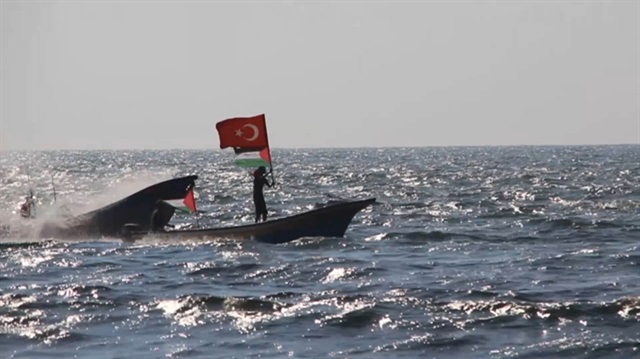 Filistinliler Akdeniz’de Türk bayrağı dalgalandırdı