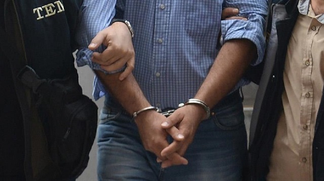 İzmir merkezli olan ve 3 ilde yürütülen FETÖ operasyonlarında haklarında gözaltı kararı olan isimler var.