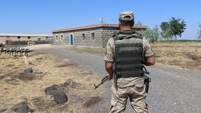 Olay yerine gelen jandarma ekipleri herhangi bir yeni çatışma yaşanmaması için tedbir aldı.