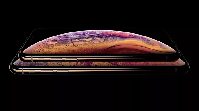 Apple tanıtım etkinliğinden önce sızdırılan iPhone XS ve iPhone XS Max'ın fotoğrafı.