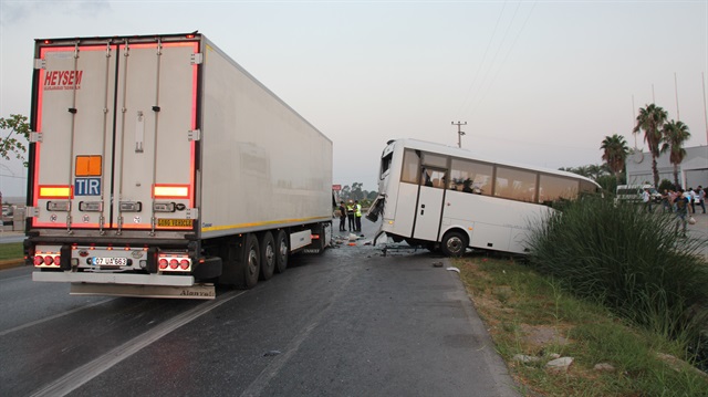 Kazanın ardından bölgeye çok sayıda ambulans ve polis ekibi yönlendirildi. Arşiv.