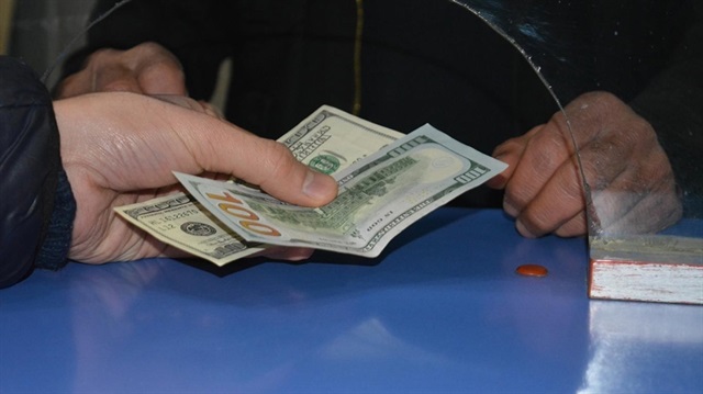 Merkez Bankası'nın faiz kararı dolar, euro ve altın fiyatlarını düşürdü.