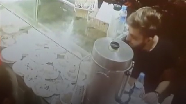 Şakalaşırken arkadaşını cayır cayır yaktı!