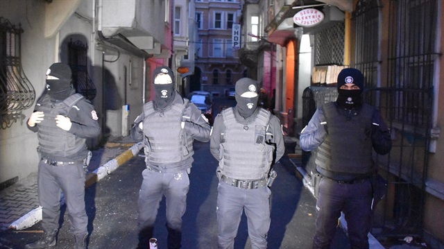 Operasyona katılan güvenlik güçleri çevre tedbirleri de aldı.