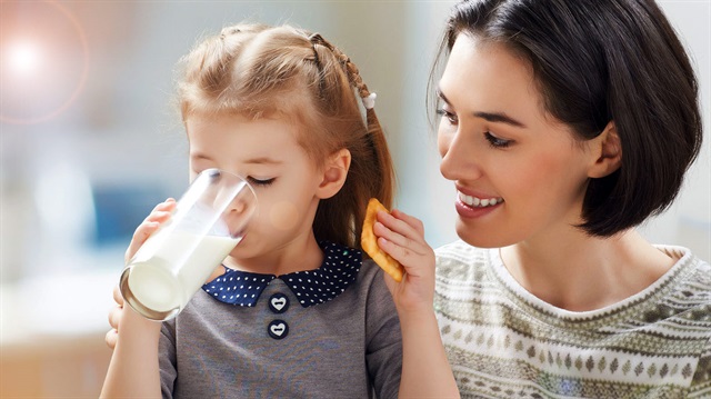 Okul çağındaki çocuklarda protein çok önemlidir.