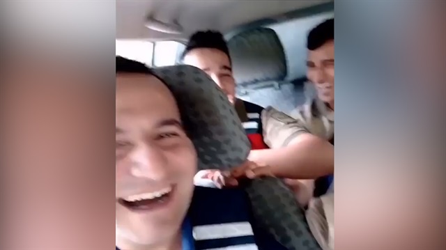 Mehmetçik'ten kahkaha tufanı: Yaptığı taklitle kırdı geçirdi