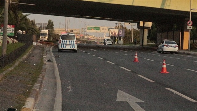 Polis ekipleri olay yerine gelerek incelemelerde bulundu.