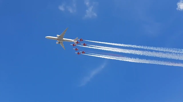 THY yolcu uçağı, Türk Yıldızları ve F16... tarihi anlar böyle kaydedildi