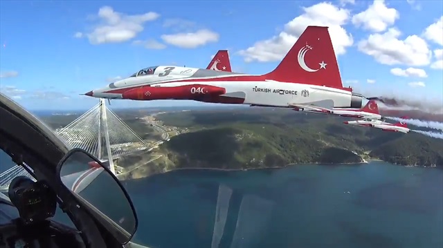 Türk Yıldızları'nın muhteşem şovu kokpit kamerasından görüntülendi