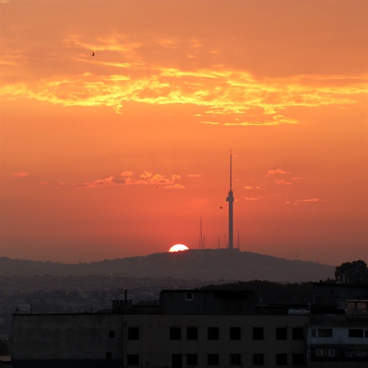 Gün doğumunda İstanbullular görsel şölen yaşadı