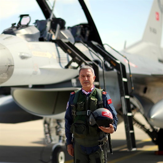 Hulusi Akar TEKNOFEST'e F-16'larla geldi