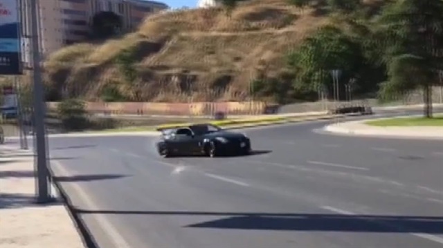 İstanbul’da lüks otomobille 'drift' terörü kamerada