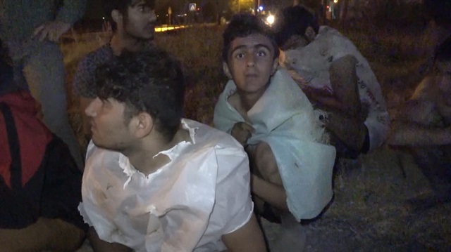 Yunan polisi kaçakları yarı çıplak Türkiye'ye attı