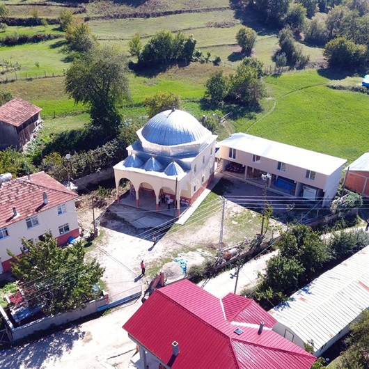 Minare köyü ikiye böldü