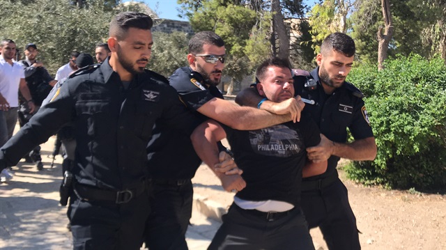 File photo: Jewish settlers storm Al-Aqsa compound 