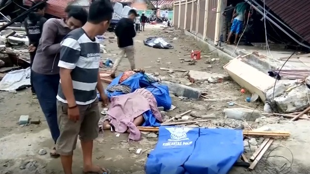 At least 384 killed in Indonesian quake, tsunami